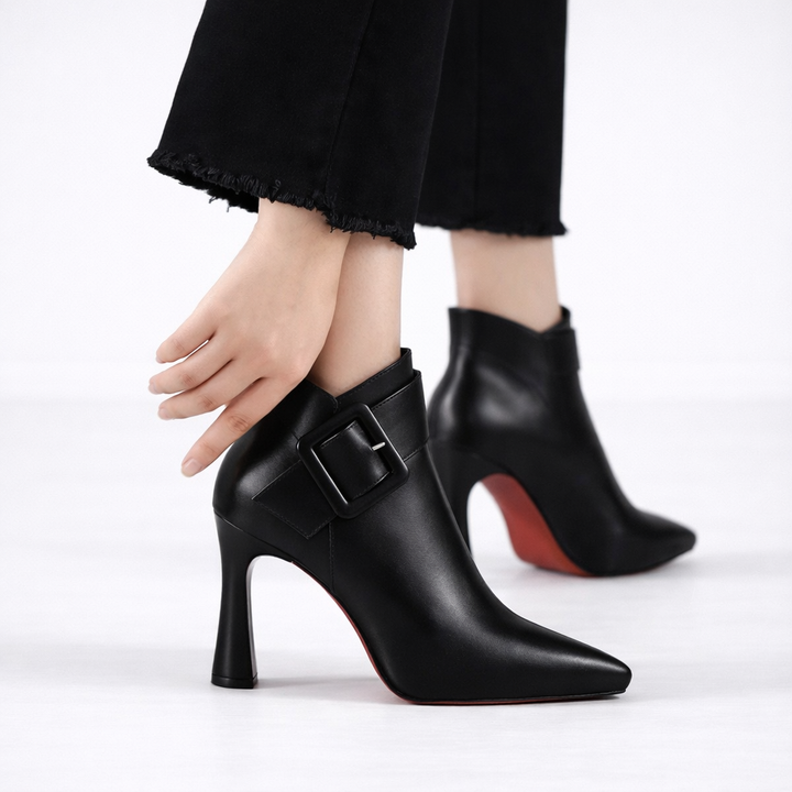 DELACROIX | Stivaletti Signature con tacco e fibbia oversize